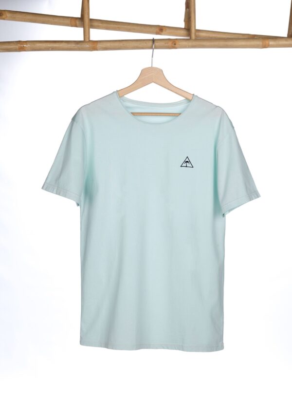 Camiseta básica turquesa Oceanna Clothing.