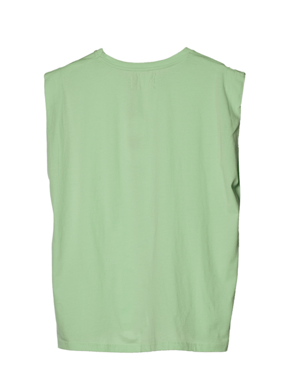 Camiseta sin mangas de corte clásico en color verde menta con un gráfico de palmera en el pecho. Perfecta para un look fresco y casual para cualquier ocasión.