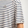 Camiseta Lines Maritime: estilo náutico con un toque moderno.