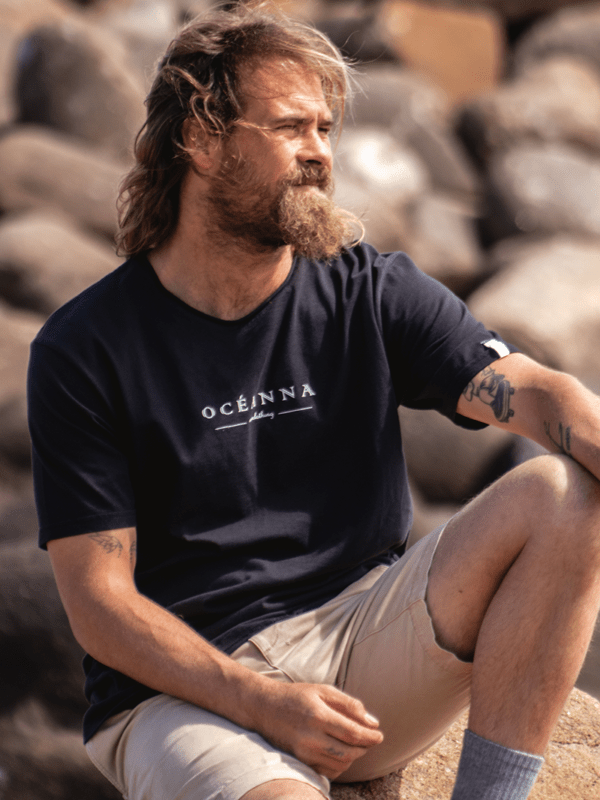 Camiseta Oceanna Black: un básico imprescindible en tu armario.