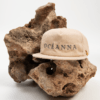 Gorra snapback beige de Oceanna Clothing