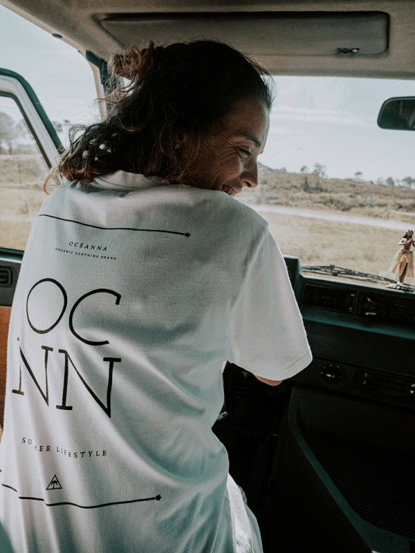 Camiseta OCNN White: un básico imprescindible para tu armario.