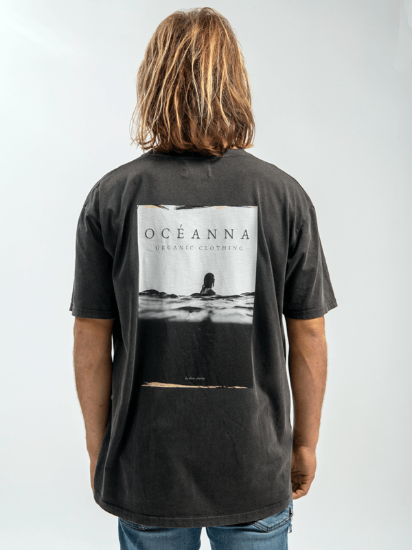 Camiseta Negra de Algodón Orgánico "Horizon" - Oceanna Clothing - ¡Estilo surfero y eco-consciente!