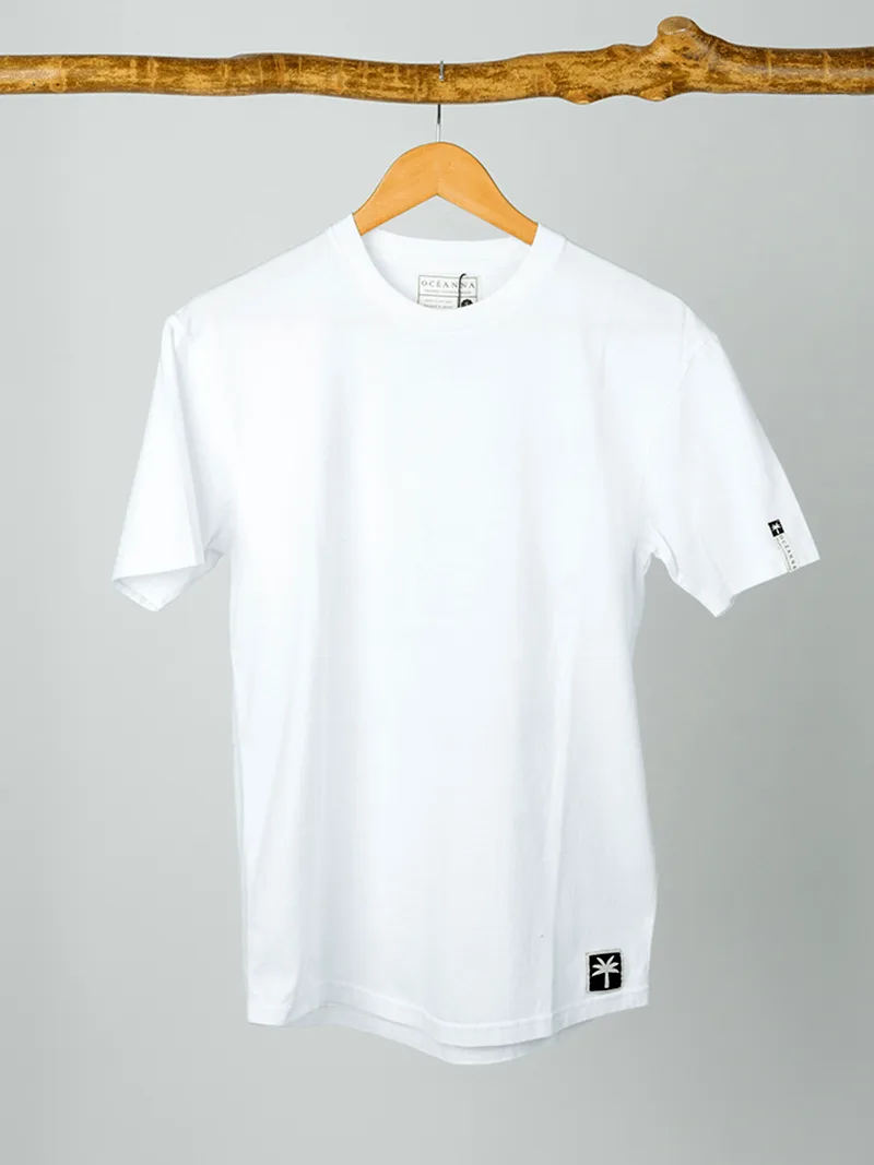 Camiseta orgánica algodón, manga corta, diseño minimalista, naturaleza, ropa sostenible, Oceanna Clothing.