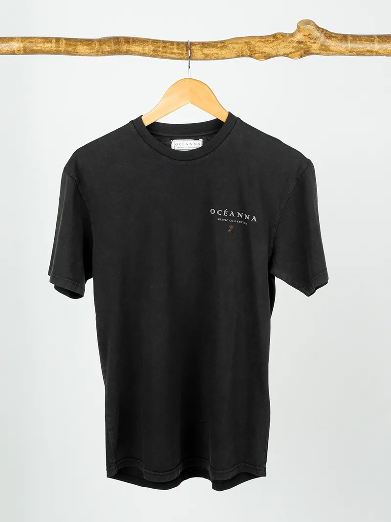 Camiseta orgánica tigre, manga corta, diseño minimalista, ropa sostenible, Oceanna Clothing.